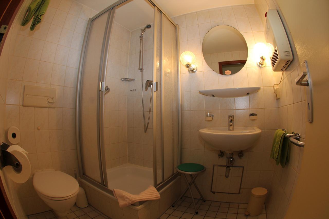 Zum Lowen Hotel Weiterstadt Exteriör bild